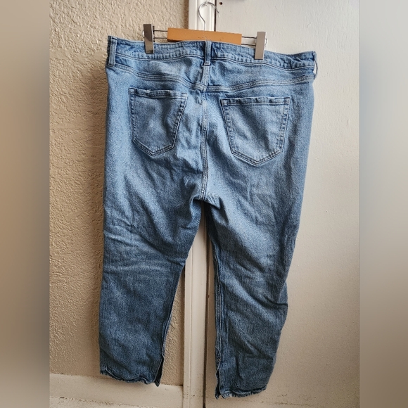 Torrid- High Rise Straight Jeans - Picture 2 of 7